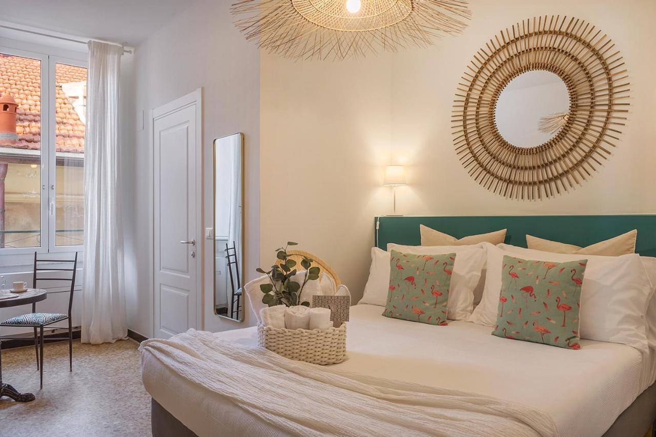 Ensemble Rooms Di Vayadu Alassio Exterior photo