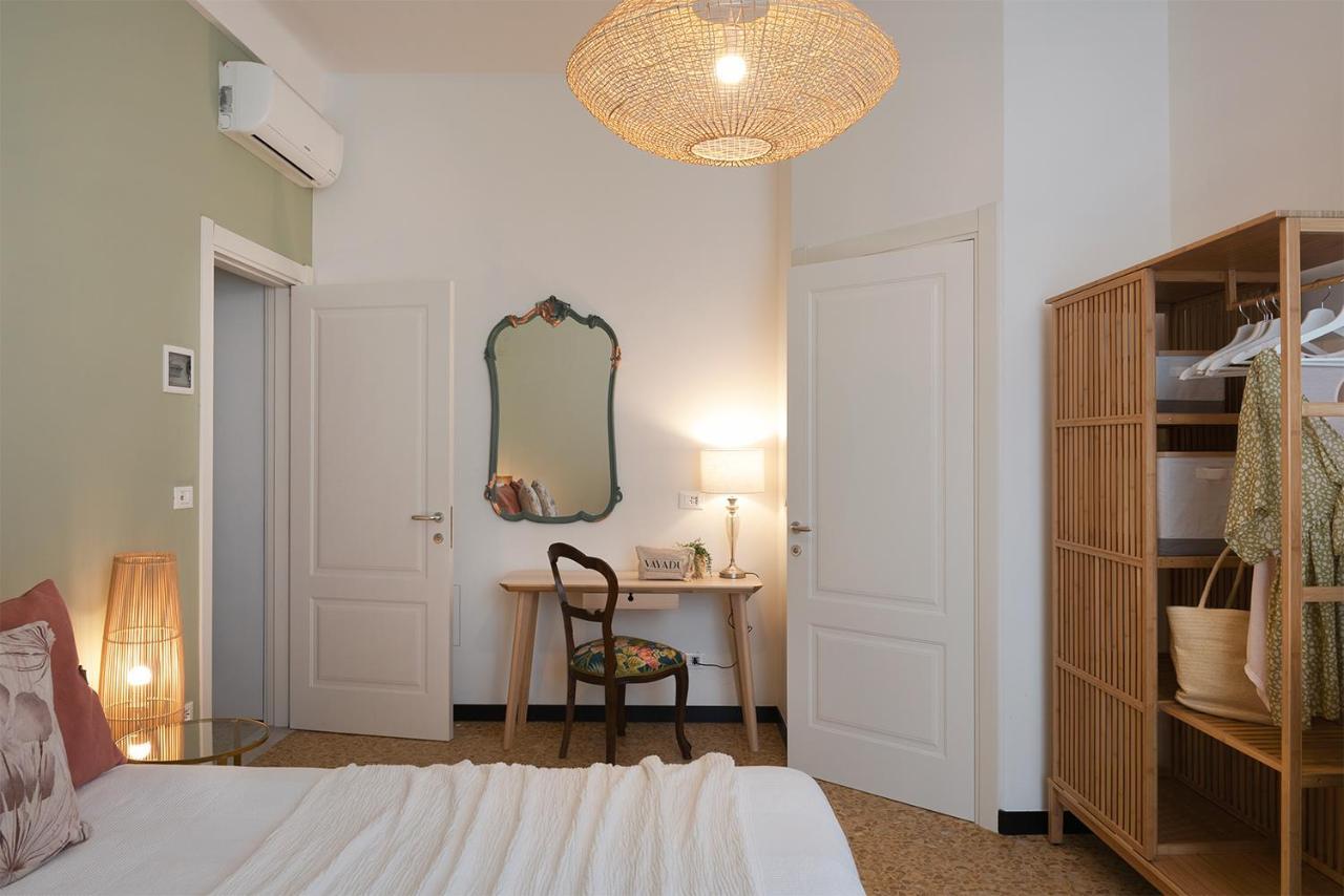 Ensemble Rooms Di Vayadu Alassio Exterior photo