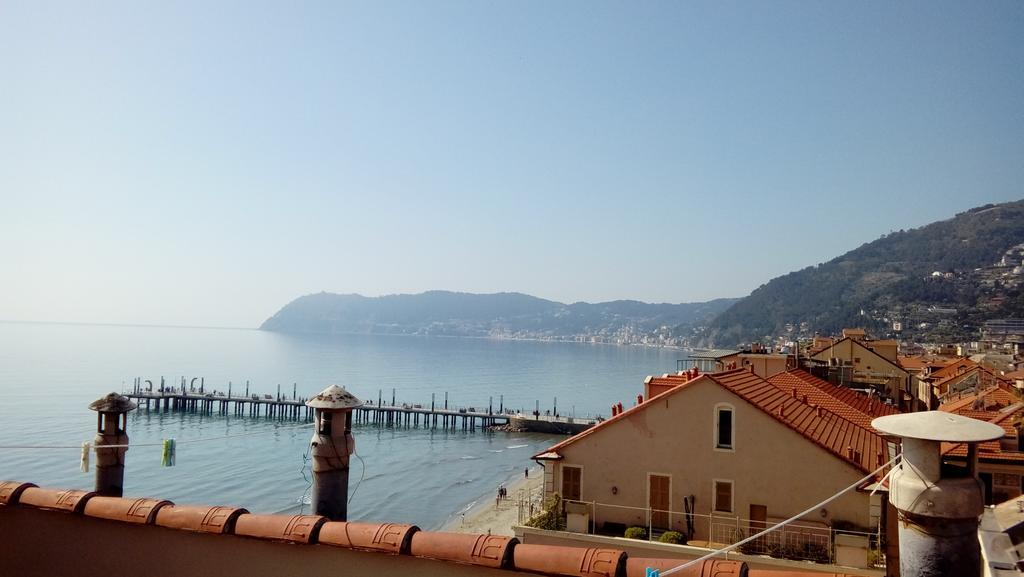 Ensemble Rooms Di Vayadu Alassio Exterior photo