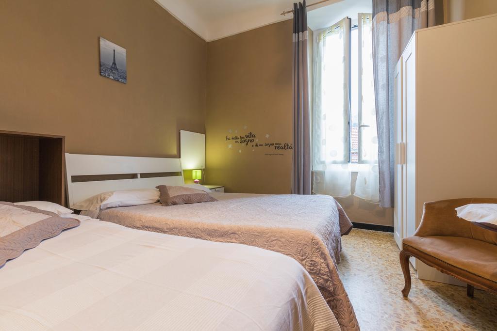 Ensemble Rooms Di Vayadu Alassio Exterior photo
