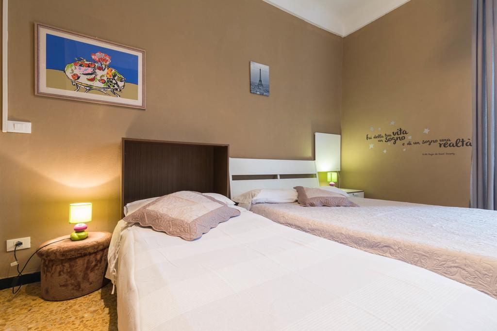 Ensemble Rooms Di Vayadu Alassio Exterior photo