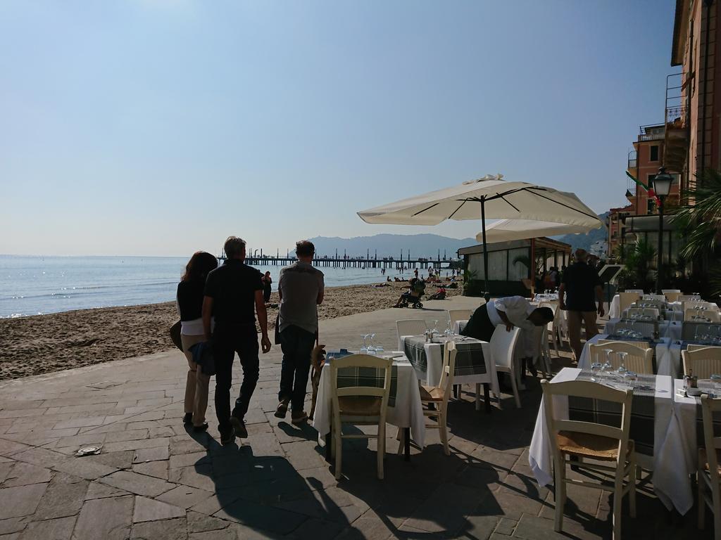 Ensemble Rooms Di Vayadu Alassio Exterior photo